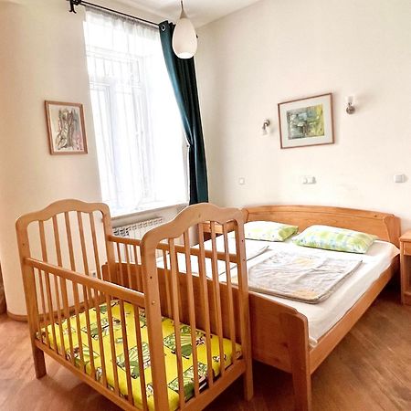 Jasmin Apt With Balcony At Republic Square & Ruben Tours Yerevan Exterior photo