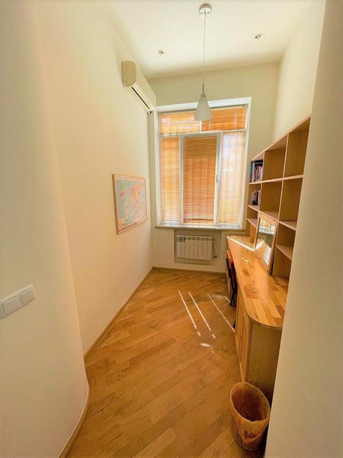 Jasmin Apt With Balcony At Republic Square & Ruben Tours Yerevan Exterior photo