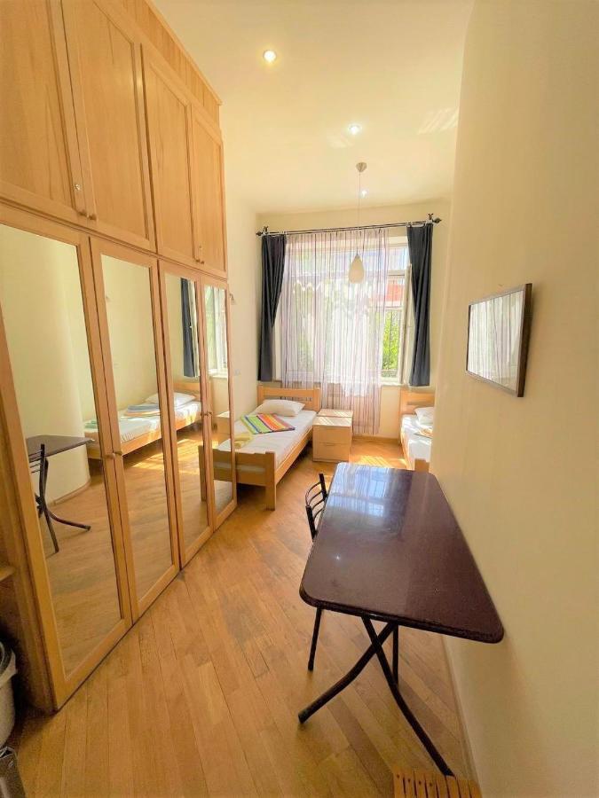 Jasmin Apt With Balcony At Republic Square & Ruben Tours Yerevan Exterior photo