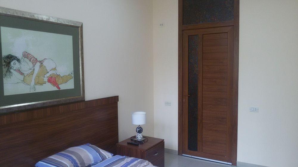 Jasmin Apt With Balcony At Republic Square & Ruben Tours Yerevan Exterior photo