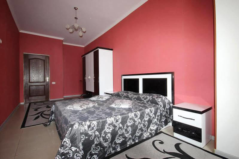 Jasmin Apt With Balcony At Republic Square & Ruben Tours Yerevan Exterior photo